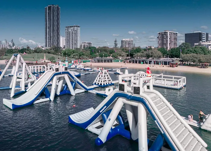 Freshly Renovated Modern Waterfront 1 Bedroom Unit
